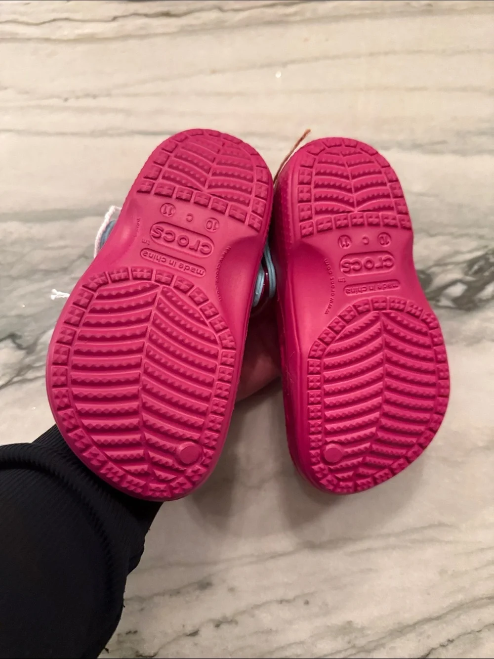 NWOT Frozen-Themed Girls' Pink Slip-On Clogs with Cozy Lining